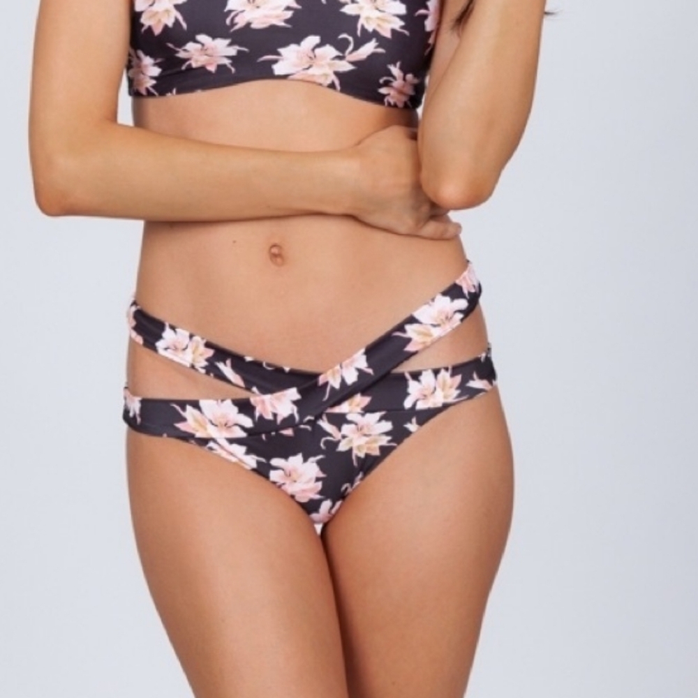 acacia swimwear bottom xs new with tags
